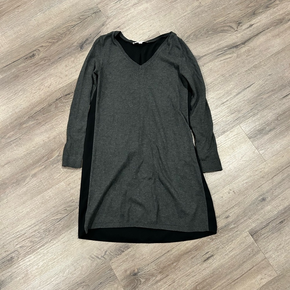 Chic Gray and Black V-Neck Dress